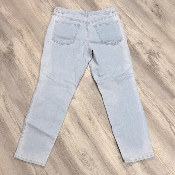 Women’s OG Straight High Rise Light Wash Secret-Smooth 5 Pocket Denim Jeans | 10 - Picture 2 of 7